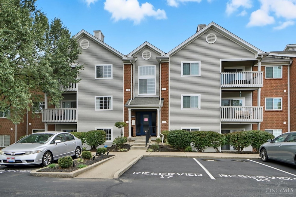 7392 Ridgepoint Dr, Cincinnati, OH 45230 - photo 1