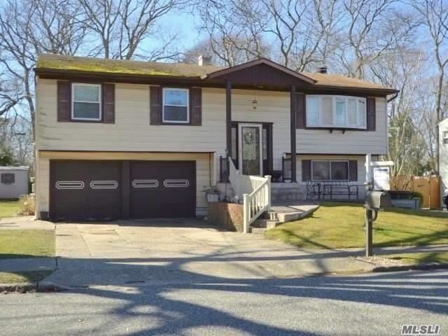 668 Bohemia Pkwy, Sayville, NY 11782 - photo 1