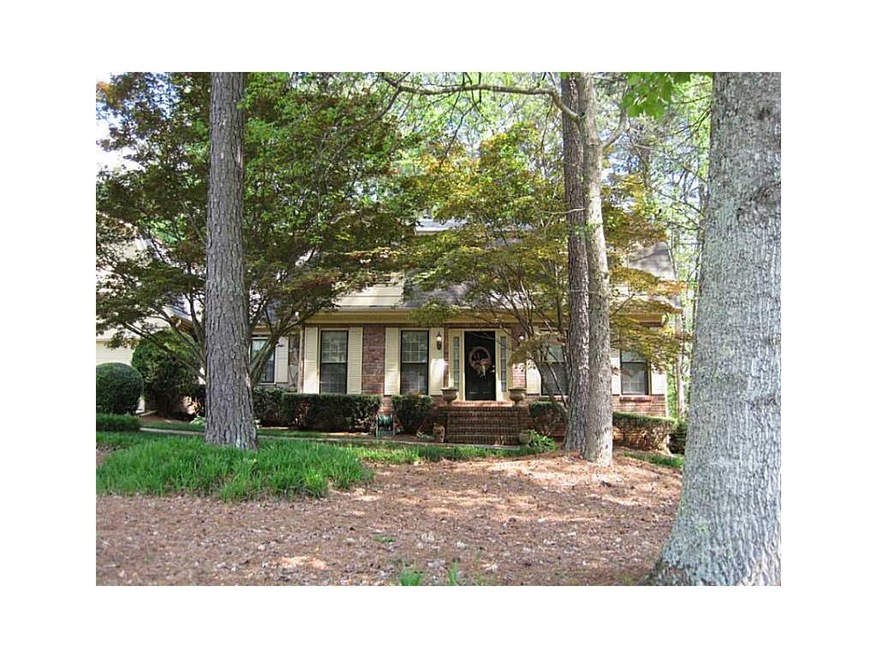 Exterior Front. HUGE 5 BEDROOM 4 BATH HOME LOCATED