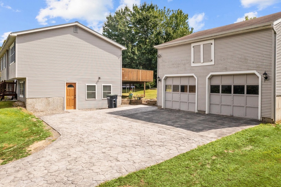 89 Meadow Ridge Ln, Milton, VT 05468 - photo 1