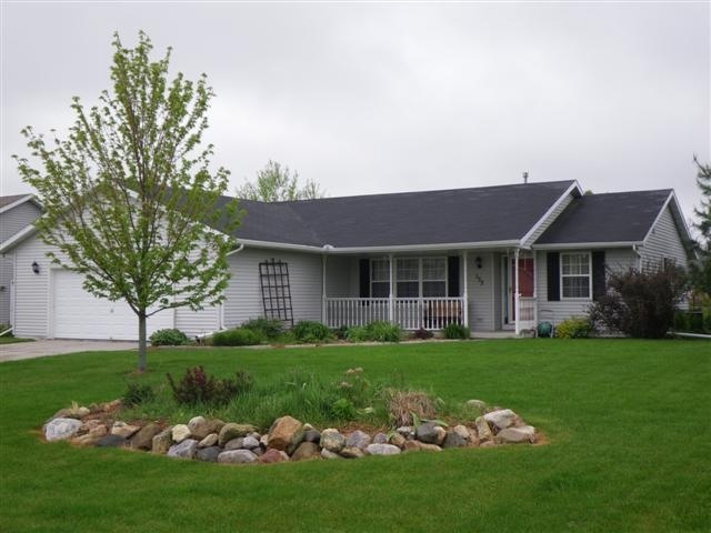 133 Debbie Dr, Evansville, WI 53536 - photo 1