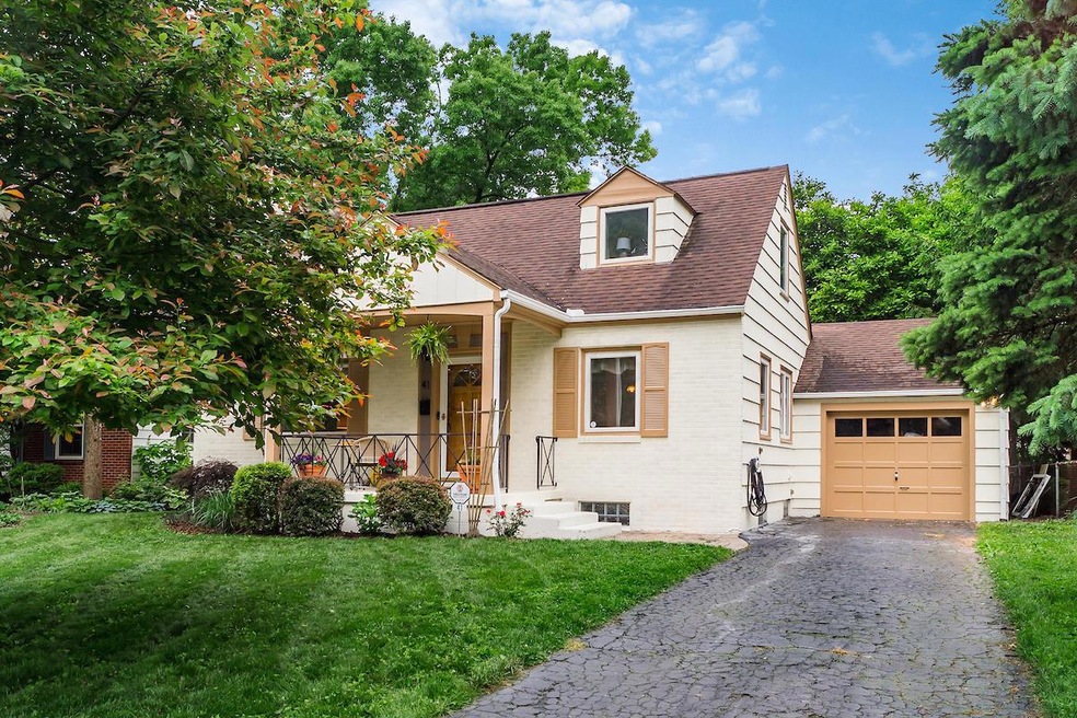 Charming Cape Cod Near Bexley!