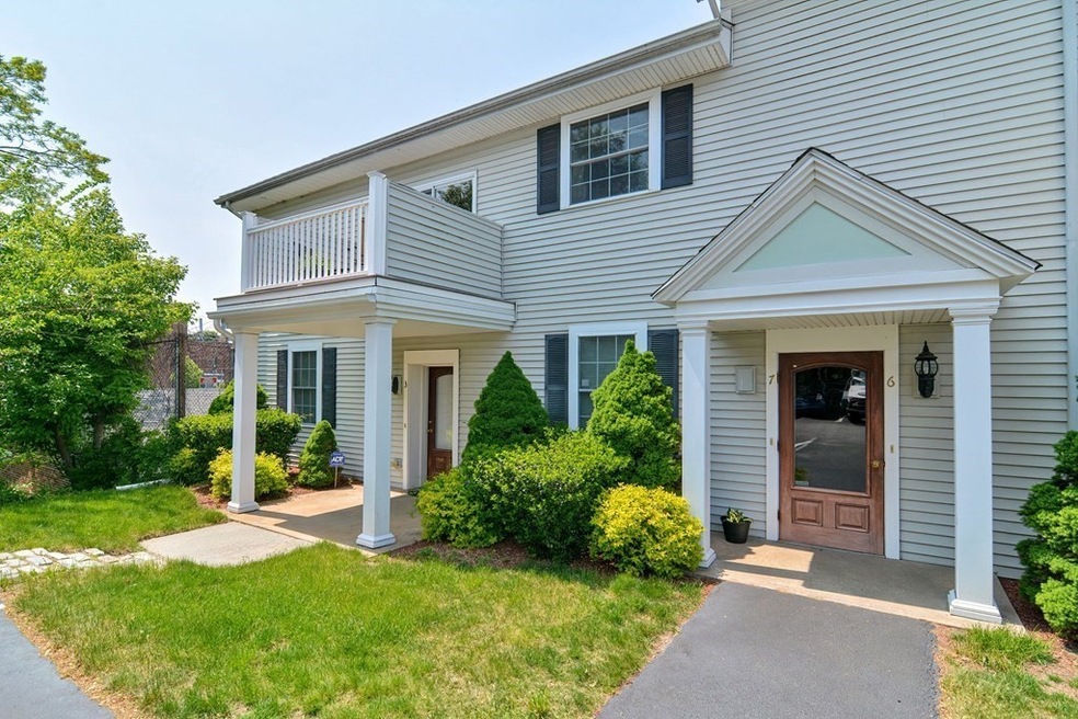 200 Cato St unit 7, Woonsocket, RI 02895 - photo 1