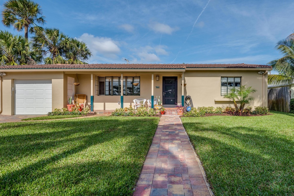 611 NE 7th Ave, Boynton Beach, FL 33435 - photo 1