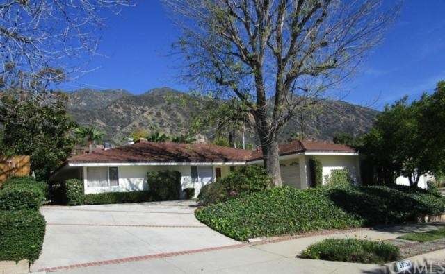 3825 Edgeview
