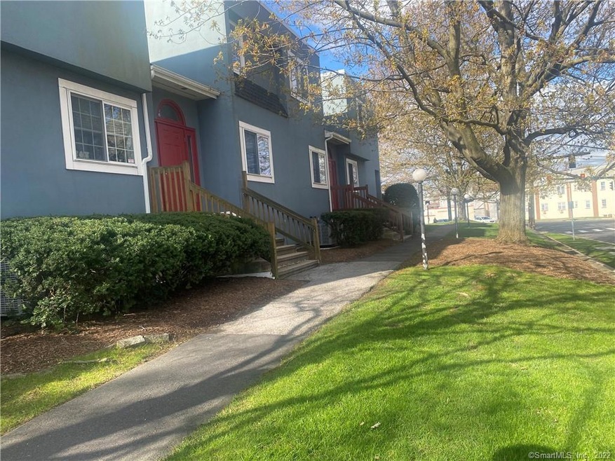 9 Maple Tree Ave unit B1, Stamford, CT 06906 - photo 1