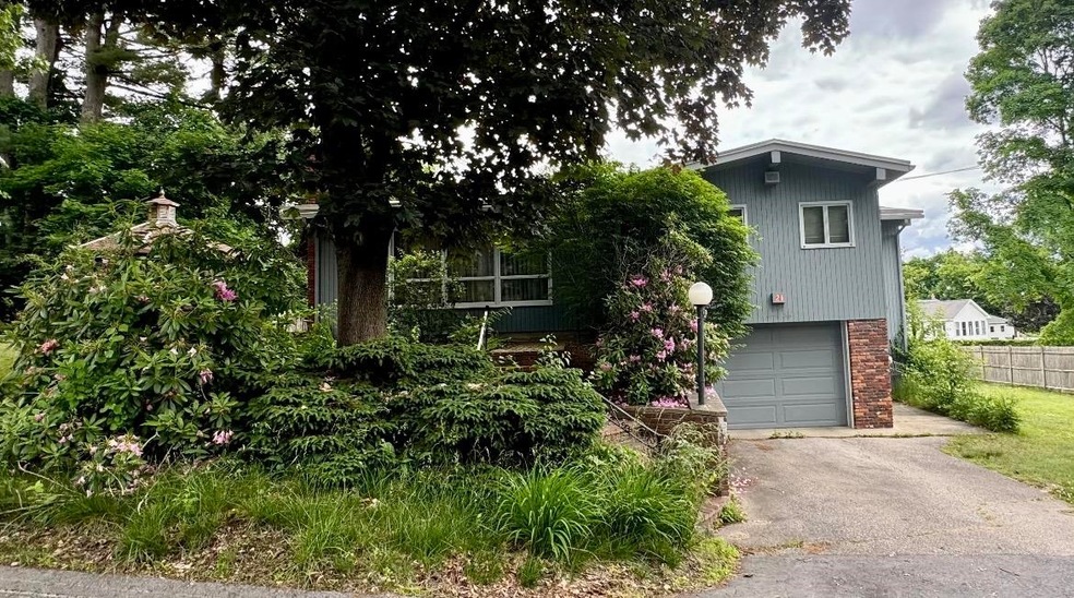 21 Savoie St, Bedford, NH 03110 - photo 1