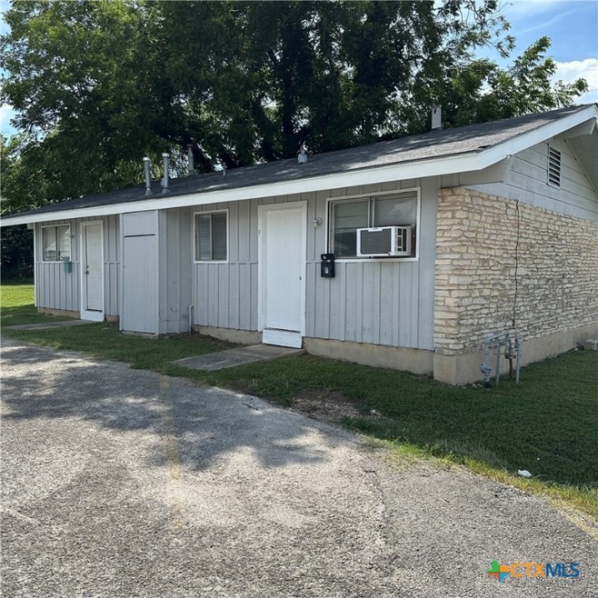 1239 N Lbj Dr unit F, San Marcos, TX 78666 - photo 1