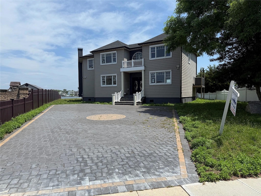 Sold $1,600,000 • Co-Listing Agent