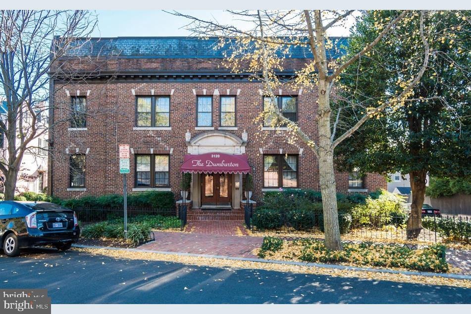 3120 R St NW unit 108, Washington, DC 20007 - photo 1