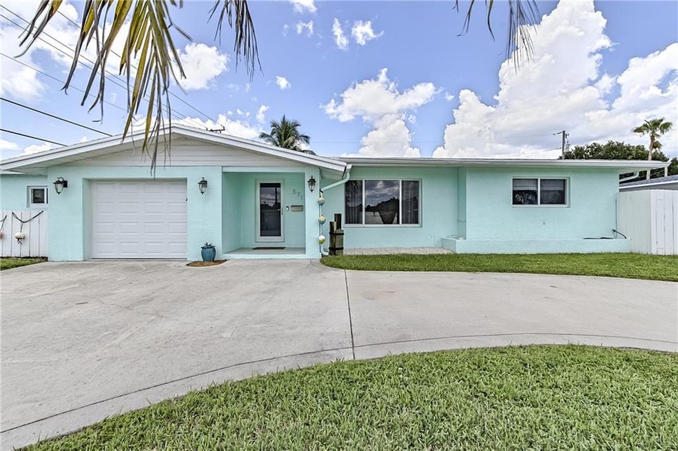 Beautifully renovated home in High Ridge Estates