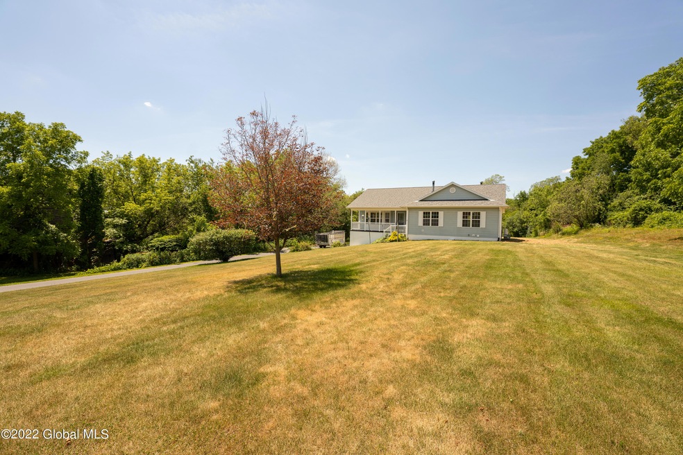 605 Sacandaga Rd