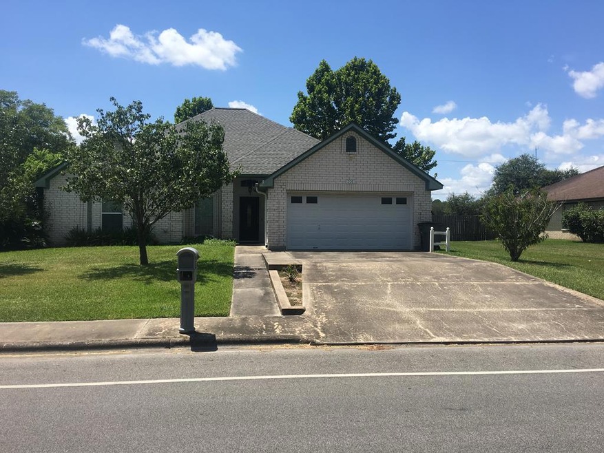 708 Live Oak Ave, Bay City, TX 77414 - photo 1