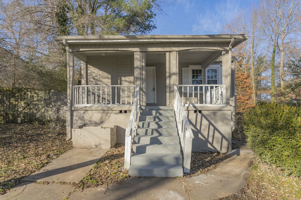607 Bullock St, Columbia, TN 38401 - photo 1