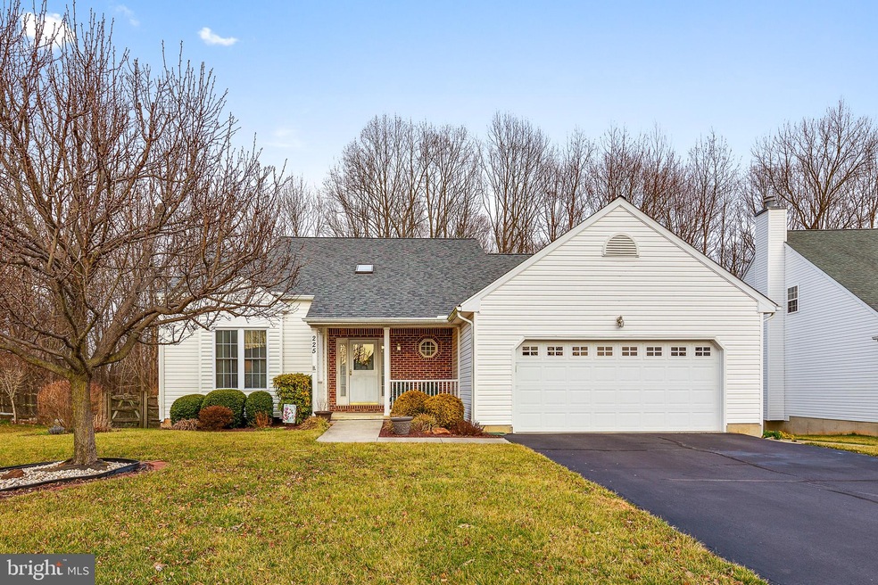 225 E Flagstone Dr, Newark, DE 19702 - photo 1