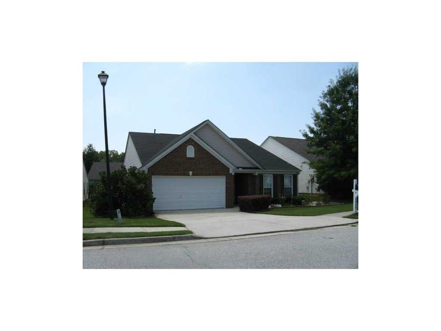 Exterior Front. Sidewalks and Street lights great 