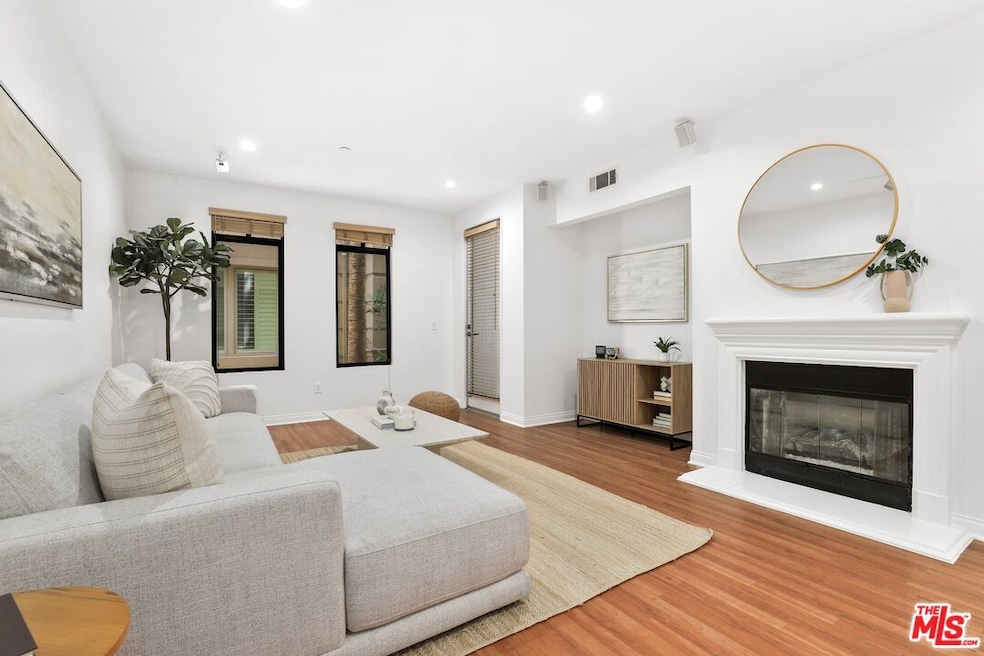 The Metro unit 105, Playa Vista, CA 90094 - photo 1