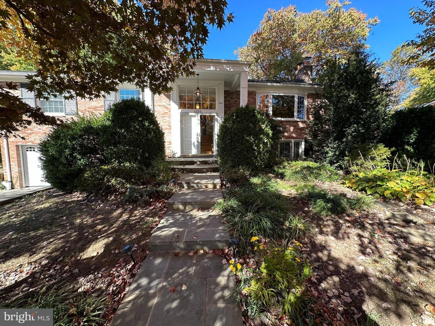 1320 Elsinore Ave, McLean, VA 22102 - photo 1