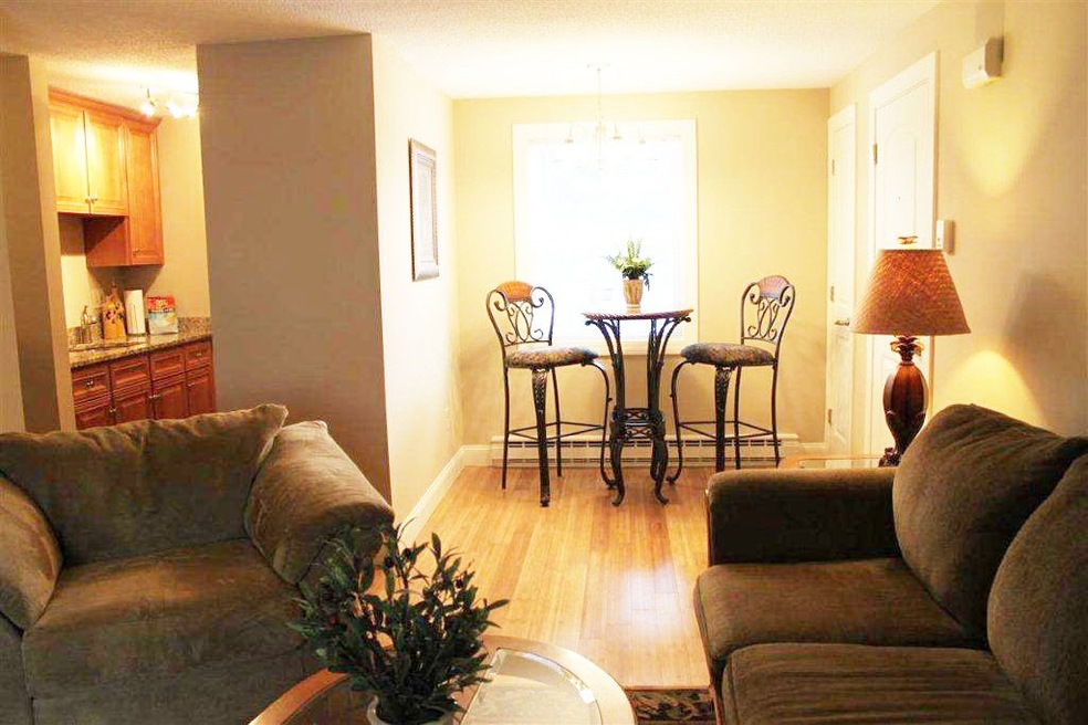 142 Circle Rd unit 2, Manchester, NH 03103 - photo 1