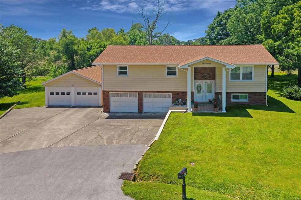17 Rosewood Dr, Maryville, IL 62062 - photo 1