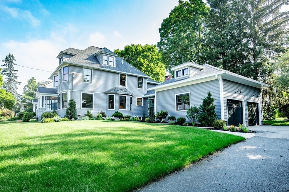 18 Wolcott Ave, Andover, MA 01810 - photo 1