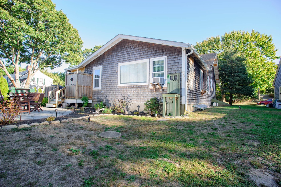 165 State Rd, Vineyard Haven, MA 02568 - photo 1