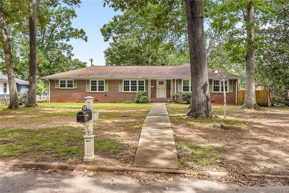 111 Tanglewood Dr, Anderson, SC 29621 - photo 1