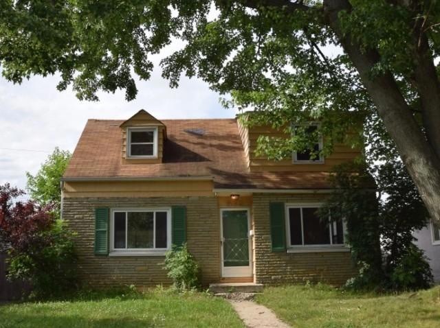 572 E Jeffrey Place, Columbus, OH 43214 - photo 1