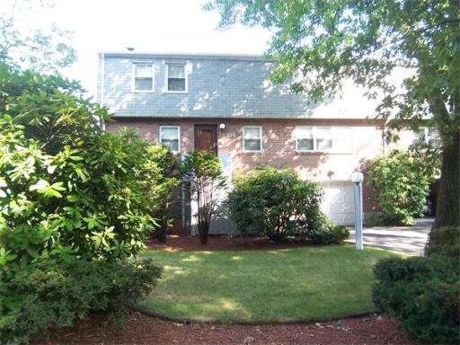 214 Lagrange St, Chestnut Hill, MA 02467 - photo 1