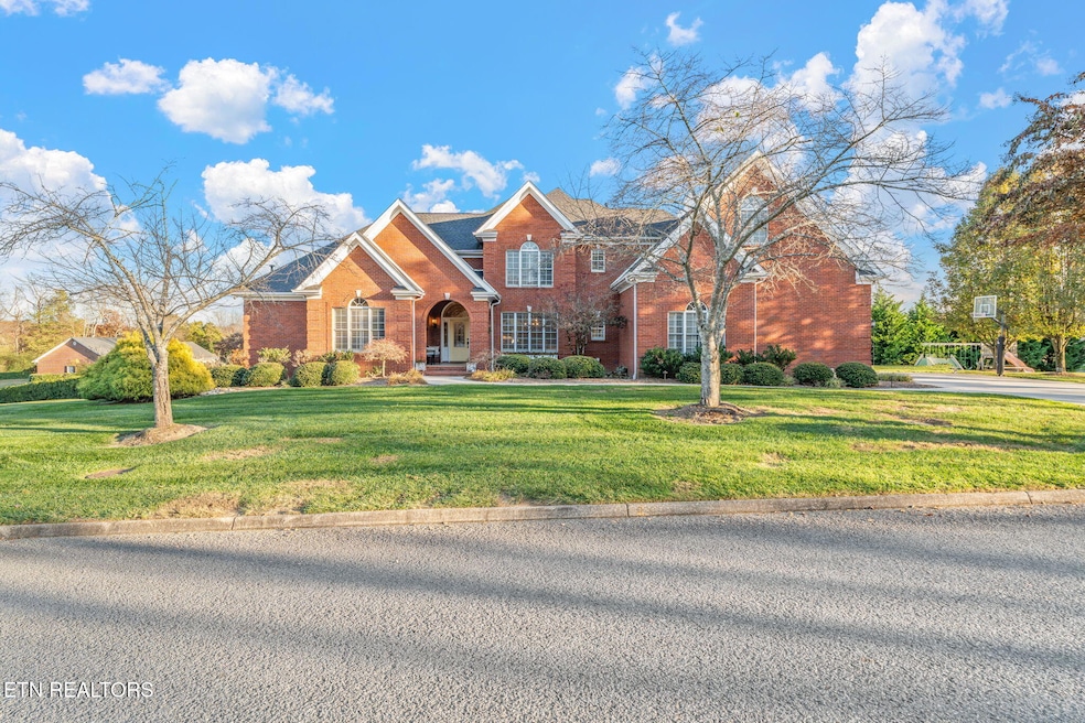 2-web-or-mls-7907 Debra Drive-58