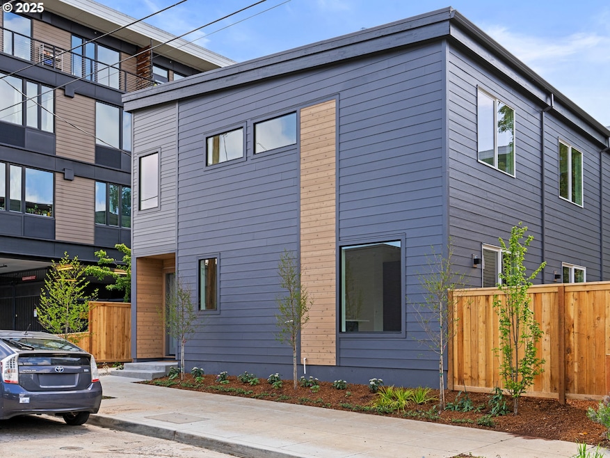 4960 SE Caruthers St unit 6, Portland, OR 97206 - photo 1