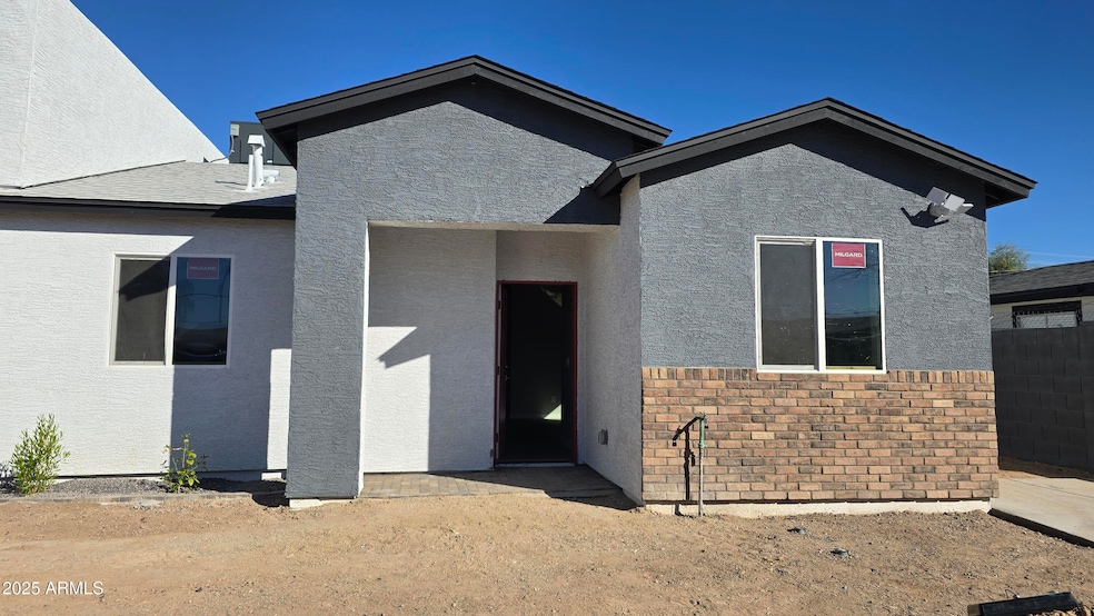 732 E Carol Ave, Phoenix, AZ 85020 - photo 1