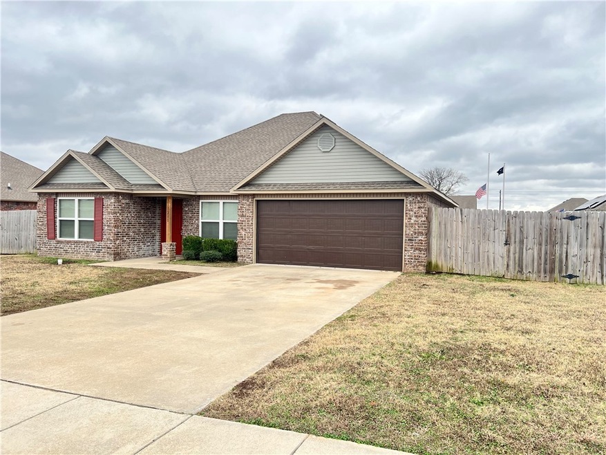 1281 General Fagan Dr, Prairie Grove, AR 72753 - photo 1