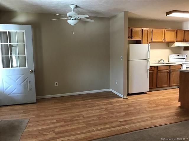 45 Tunxis St unit 1, Windsor, CT 06095 - photo 1