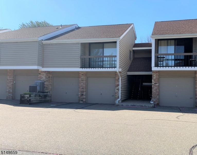 149 Overlook Dr, Clinton, NJ 08809 - photo 1