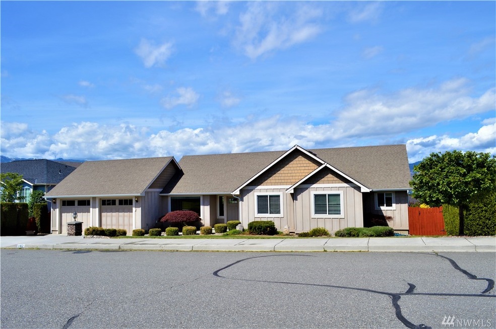142 S Meadowbrook Ln, East Wenatchee, WA 98802 - photo 1