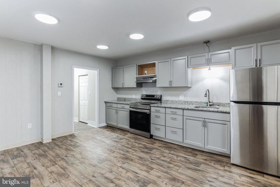 312 Pine St unit 2, Tamaqua, PA 18252 - photo 1