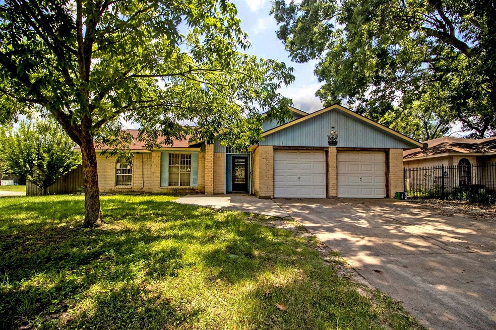 2203 Deerhurst Ln, Houston, TX 77088 - photo 1