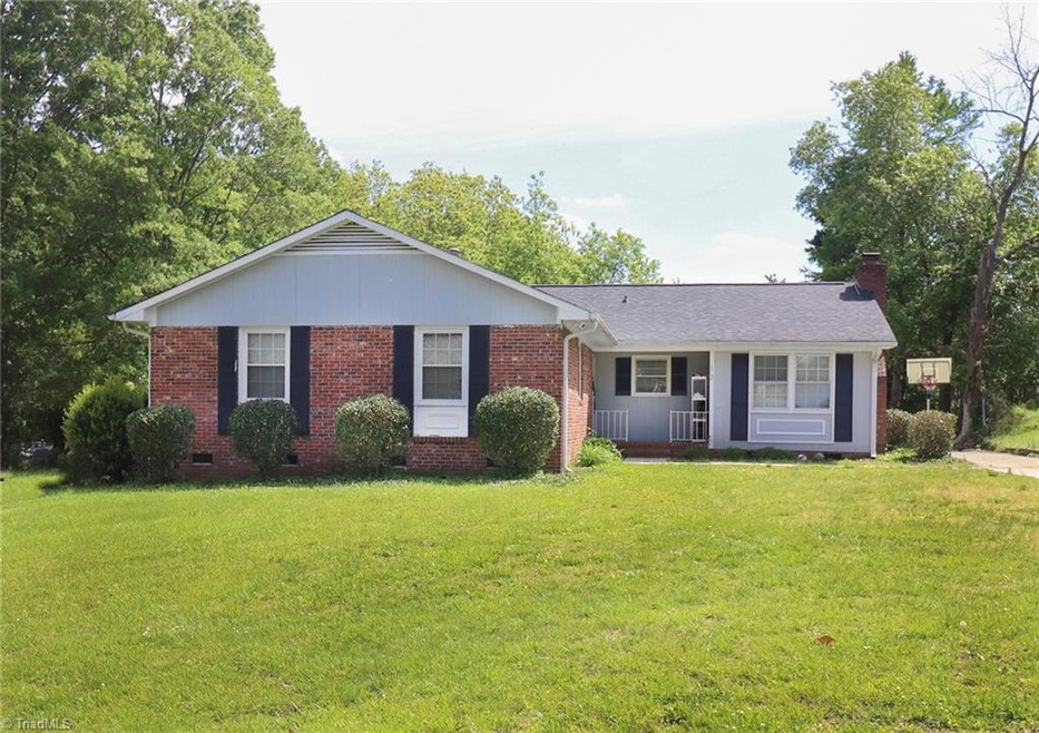 112 Lorelei Ct, Winston Salem, NC 27103