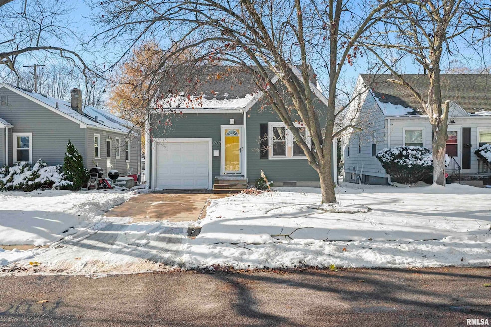 3207 N Parish Ave, Peoria, IL 61604 - photo 1