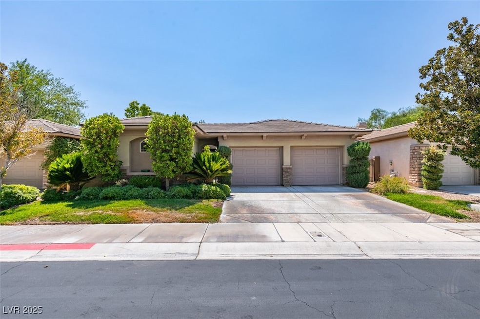 46 Fountainhead Cir, Henderson, NV 89052 - photo 1