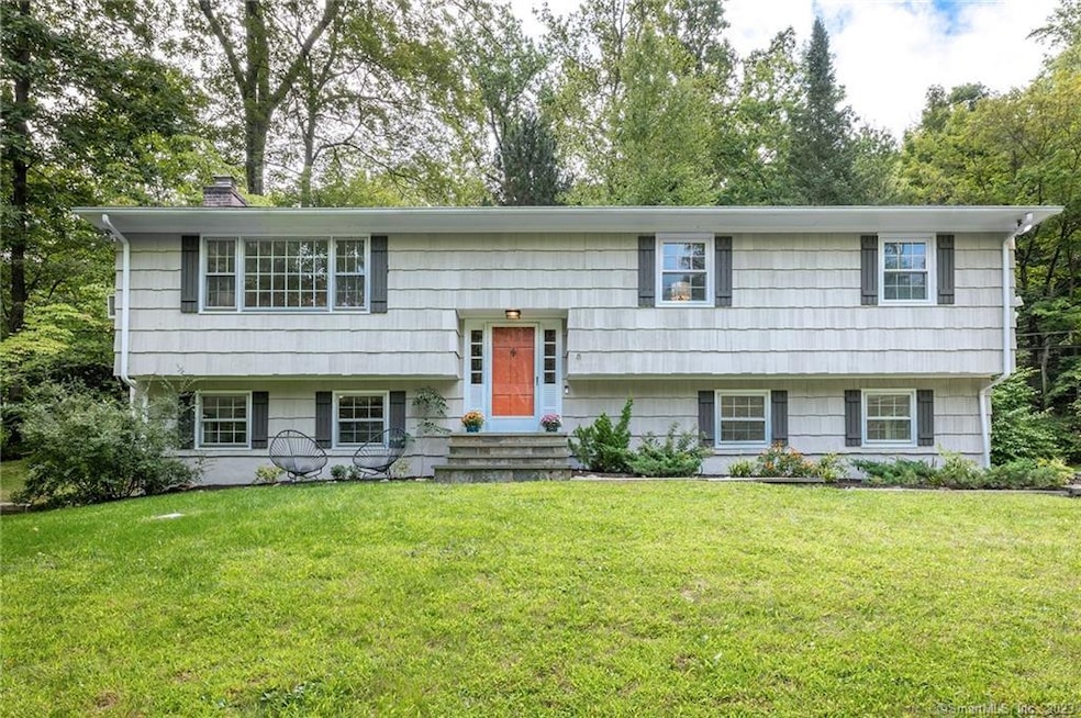 1 Hidden Lake Ct, Ridgefield, CT 06877 - photo 1