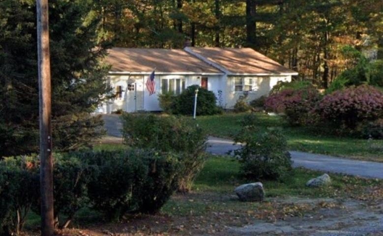 830 S Mammoth Rd, Manchester, NH 03109 - photo 1