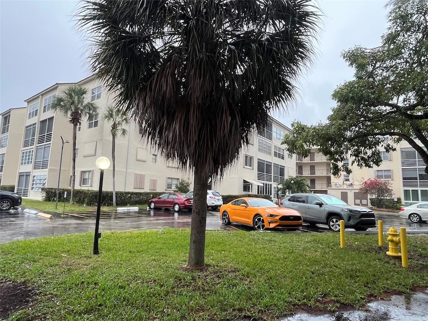 2871 Somerset Dr unit 105, Lauderdale Lakes, FL 33311 - photo 1