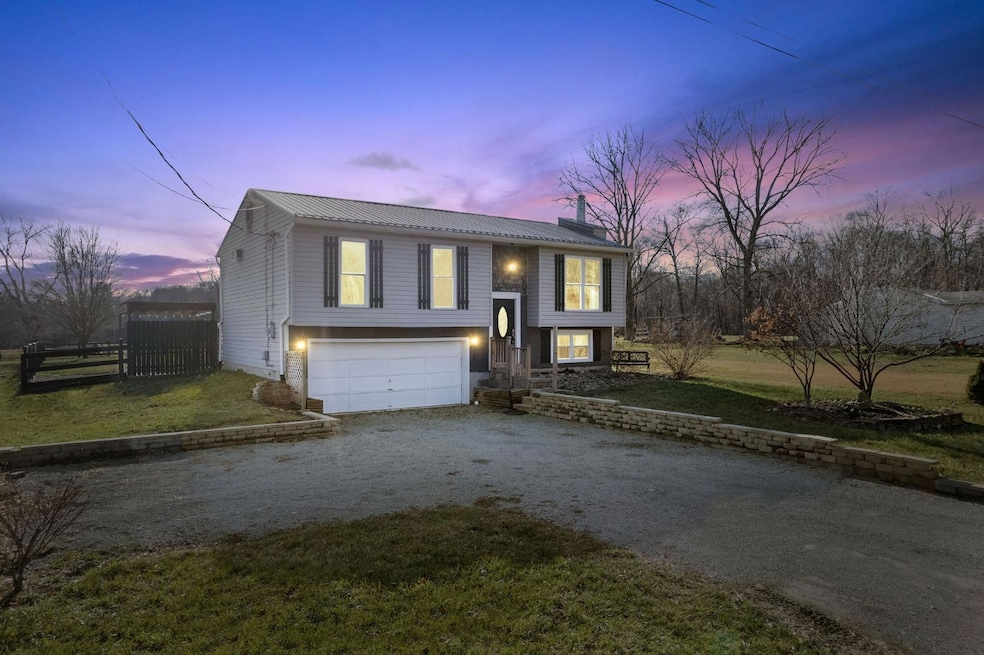 880 Lubeck Dr, Fayetteville, OH 45118 - photo 1