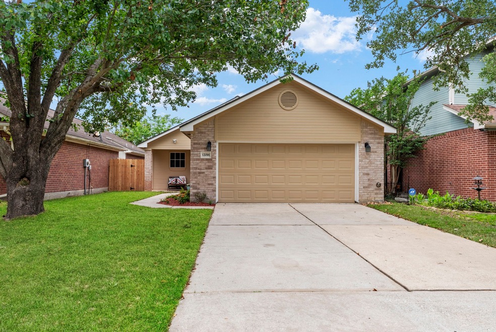 12018 Oakner
Tomball, TX