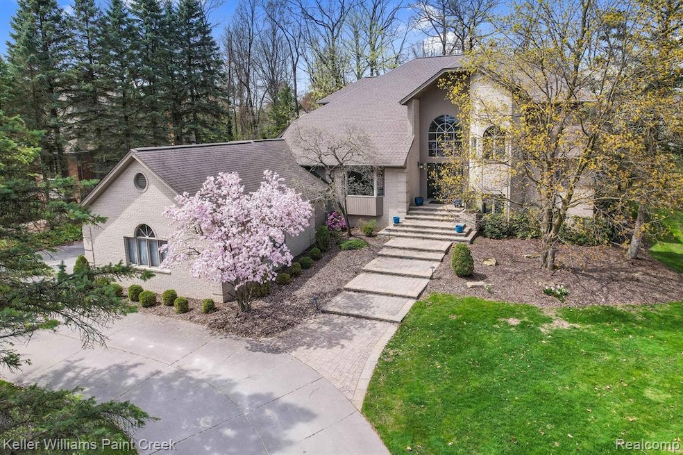 Under Contract $899,000