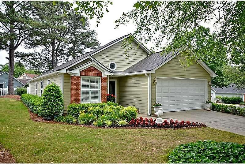 Exterior Front. Please see the virtual tour VT lin