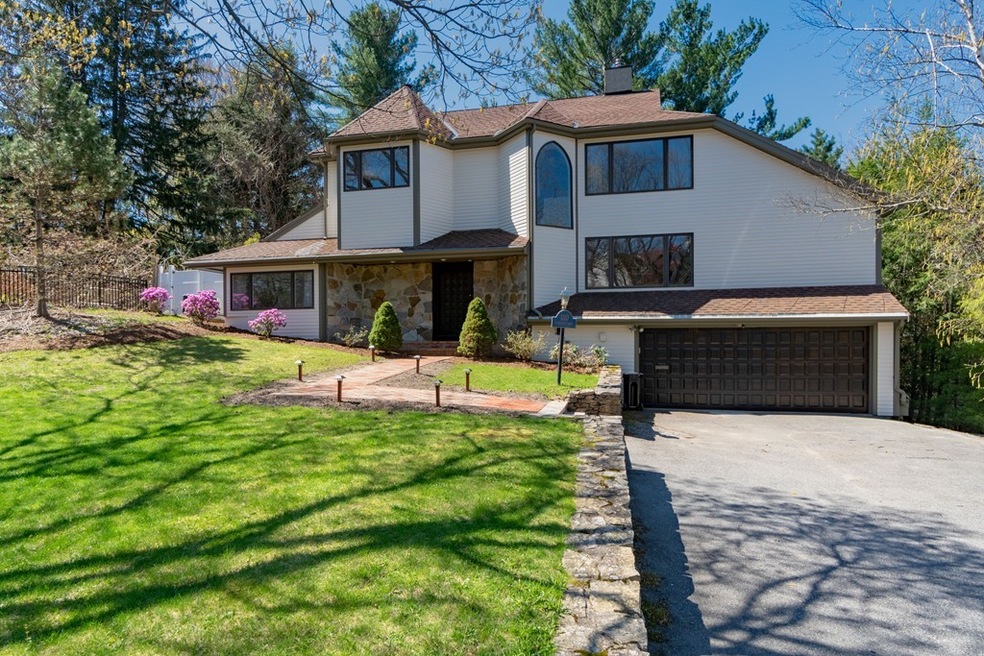 1110 W Roxbury Pkwy, Chestnut Hill, MA 02467 - photo 1