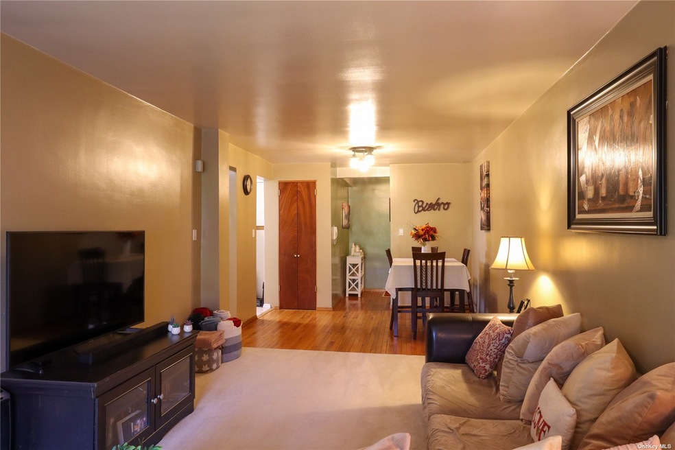 The Alpine unit B75, Hollis, NY 11423 - photo 1